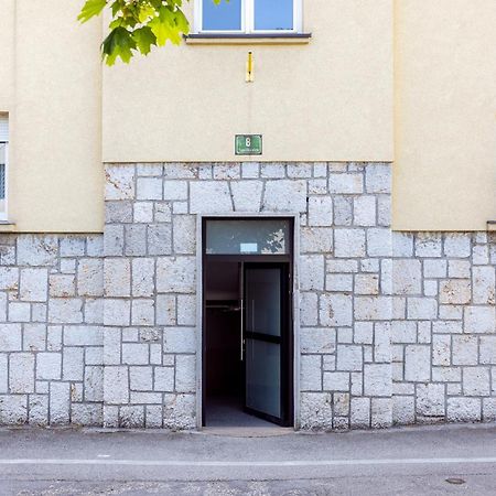 Large Two Bedroom Family App - Free Parking Ljubljana Exterior photo